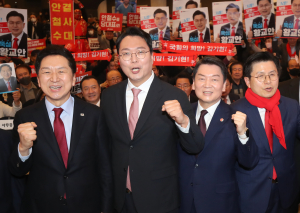 與 전당대회 본경선 돌입…제주서 첫 합동연설