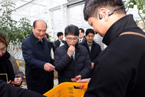 상주 스마트팜 현장 찾은 기재부 김완섭 예산실장
