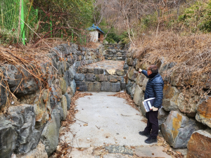 포항시 남구청. 해빙기 맞아 산사태 취약지역 점검