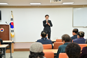 이남철 고령군수, 노인대학원 특강 실시