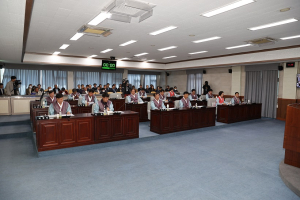 상주시의회, 한복 입고 의사일정 ‘돌입’