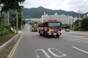 수성소방서, 골든타임 확보 위한 소방차 길터주기 훈련 실시