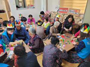포항 남구청, 경로당 활성화 프로그램 ‘종이공예’ 운영