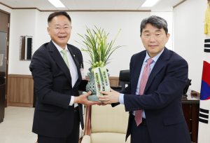 칠곡군수가 부총리 찾은 까닭은 “다부동전투를 기억해주세요”