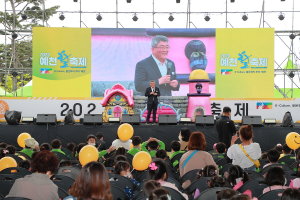 ‘오감만족’ 예천활축제 관람객 발길 이어져