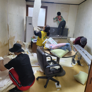 포항 남구청, 경로당 도배ㆍ장판 교체 봉사