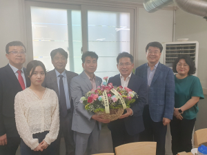 김진열 군위군수, 스승의 날 감사의 마음 전달