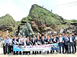 독도 찾은 경북남부시군의장협 ‘日 만행 규탄’