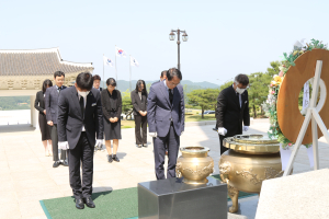 이영호 대구조달청장, 호국보훈의 달 맞아 현충탑 참배