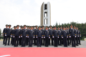 대구경찰청, 현충일 추모시설 참배ㆍ순직경찰 유자녀 장학금 전달