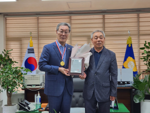 권기익 안동시의회 의장, 지역발전 공로 인정받다
