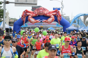 청정 쪽빛바다ㆍ명품둘레길… 영덕 해변 2천여 명 달렸다