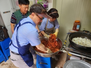 포항 용흥동 밝은빛 봉사단, 18년째 취약계층에 밑반찬 봉사