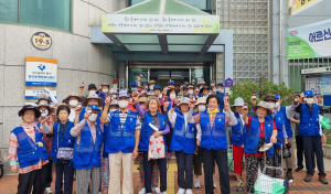 대구 동인동 주민자치위원회, 취약계층에 직접 만든 수정과 전달