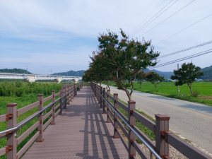 한울본부,울진군 기성면 백일홍거리 안전데크 설치 지원