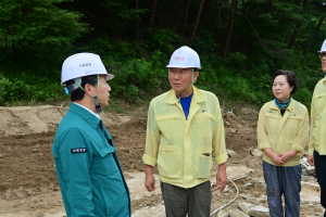 남성현 산림청장, 봉화 산사태 피해 현장 점검