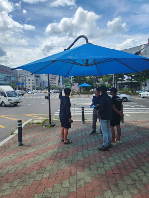 포항시 북구청, 무더위 타파 횡단보도 그늘막 설치