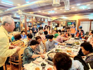 울릉읍 지역사회보장협의체, 홀몸 어르신 생신상 차려드리기