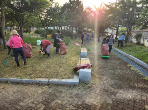 문경 점촌2동 생활개선회, 영신어린이공원 제초작업