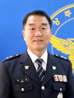 인도위 불법주차 시민불편 위험천만