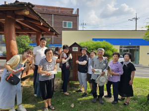 포항시 청림동 주민 제작 ‘길거리 공유책장’ 설치