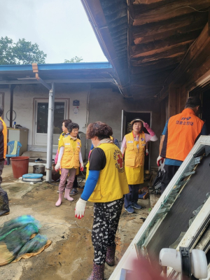 군위군 소보면 자원봉사자, 주택 화재현장 복구 구슬땀