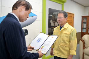 김진열 군위군수, 대한민국 뉴리더 대상 ‘영예’