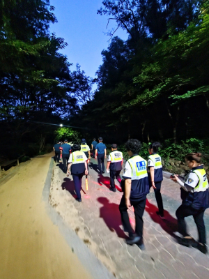대구남부경찰서, 주민 불안감 해소 위해 앞산 등산로 순찰