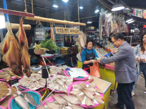 포항교육지원청, 추석맞이 전통시장 장보기 행사