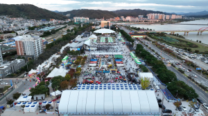 안동국제탈춤페스티벌 관광객 빼곡