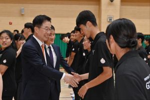 임종식 경북교육감, 전국체육대회 출전 학생선수 격려
