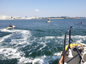 포항해경, 송도 잠제수역 얹힌 어선 구조