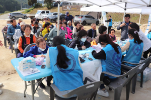 블루크로 의료봉사단, 봉화서 의료 봉사