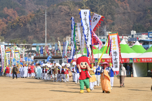 찬란한 금빛 향연…“청송사과축제 즐겨요”