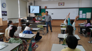 포항 흥해서부초 3학년, ‘생명을 보는 마음’ 김성호 작가와의 만남