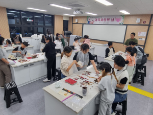 김천시가족센터, 가족 사랑의 날  ‘빼빼로만들기’ 수업