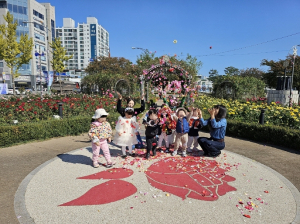 포항 장미사랑회, ‘도시숲에서 찾는 행복 나침반’…어린이 교육 큰 호응