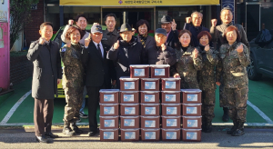 육군50사단 구미시 예비군지역대 여성예비군, 따뜻한 마음 담아 김장 나눔