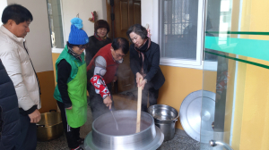 김천시 자산동 새마을단체, 경로당 팥죽 봉사
