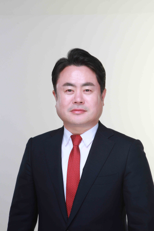 이부형 전 대통령실 행정관 “민생과 경제에 힘 쏟겠다”