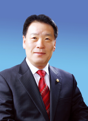 이재진 포항시의회 예결위원장 “산업 대전환…서민경제 살필 것”