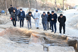 군위 인각사 인근 시대별 기와가마 발견