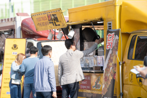 행사 활기 더하는 푸드트럭…구미 영세상인 살린다