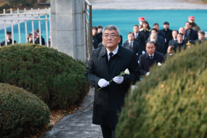 김학동 예천군수, 충혼탑 참배로 갑진년 첫 행보