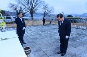 박현국 봉화군수, 충혼탑 신년참배로 갑진년 시작