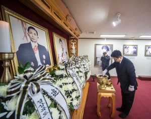 강명구, 박정희 생가 참배…‘하면된다’ 정신 강조