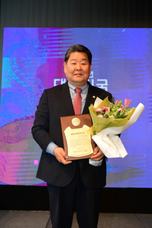 김명국 고령군의장, 활발한 의정활동 빛나