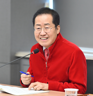 홍준표 대구시장 “사건ㆍ사고 없는 설 명절 최선 다해달라”