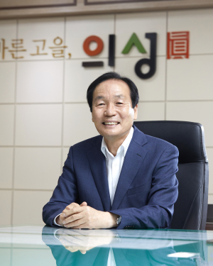 김주수 의성군수, 설 앞두고 직원 보듬기