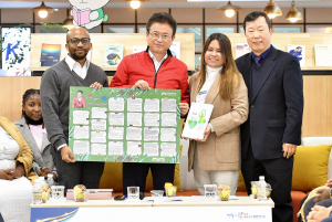영남대 박정희새마을대학원 외국인 유학생들 경북도 방문해 감사 전해